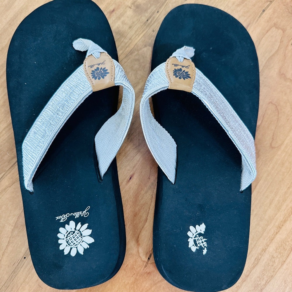 Reef Black and Tan Flip-Flops